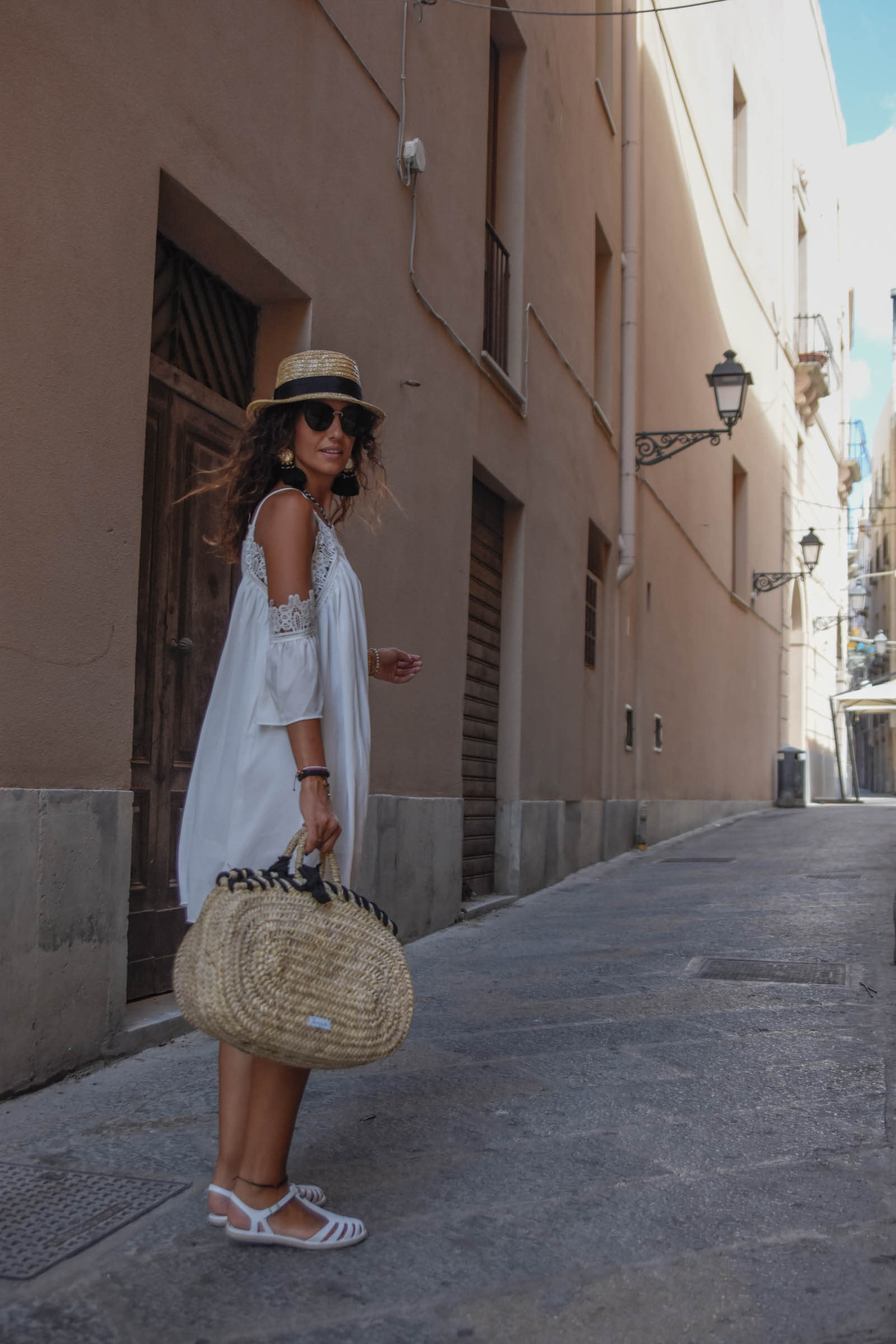 el-blog-de-silvia-rodriguez-lifestyle-travel-blogger-verano-vacaciones-en-trapani-sicilia-sicily-holidays-white-summer-dress