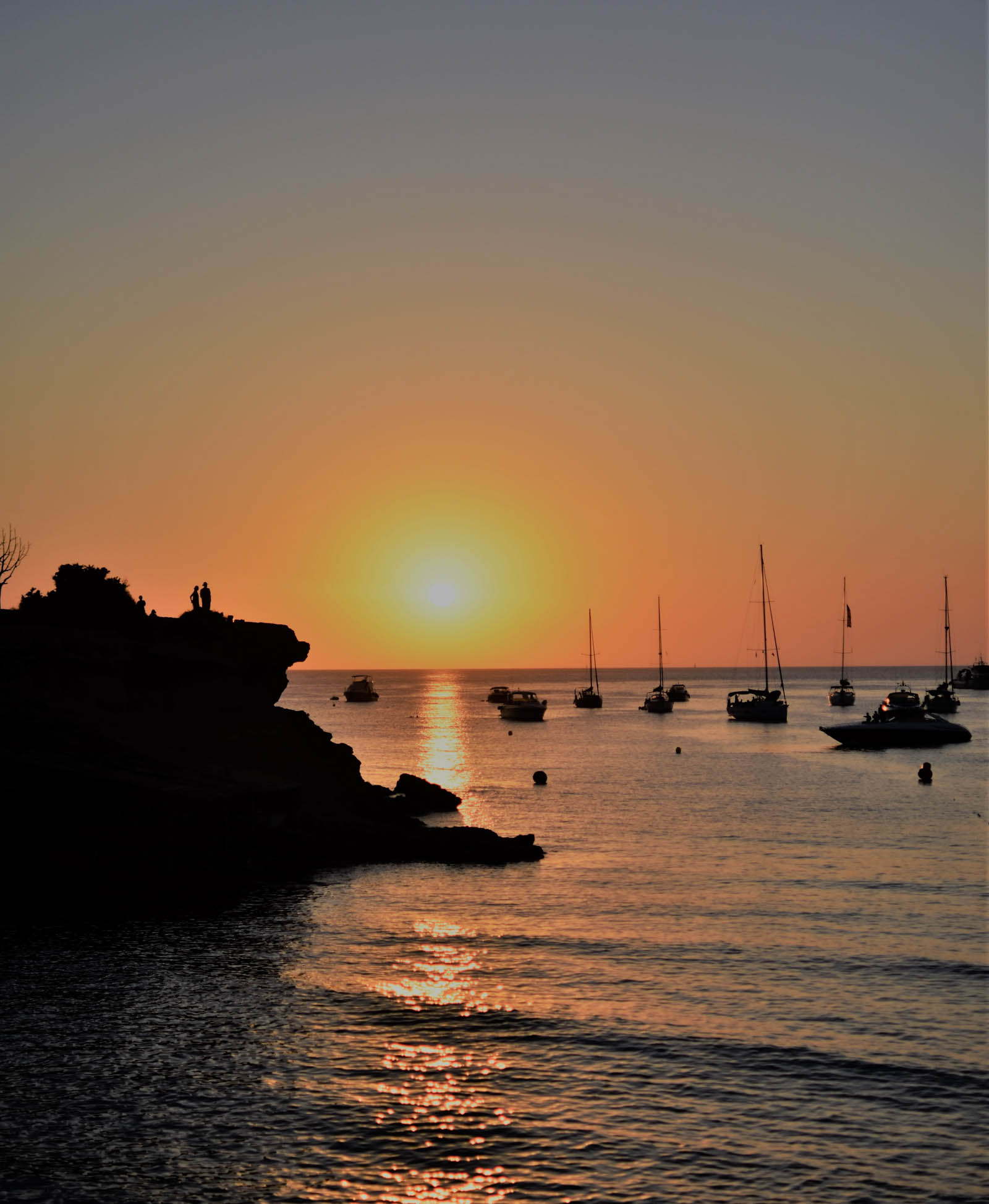 el-blog-de-silvia-rodriguez-lifestyle-travel-blogger-verano-vacaciones-en-Formentera-chiringuito-sunset-holidays