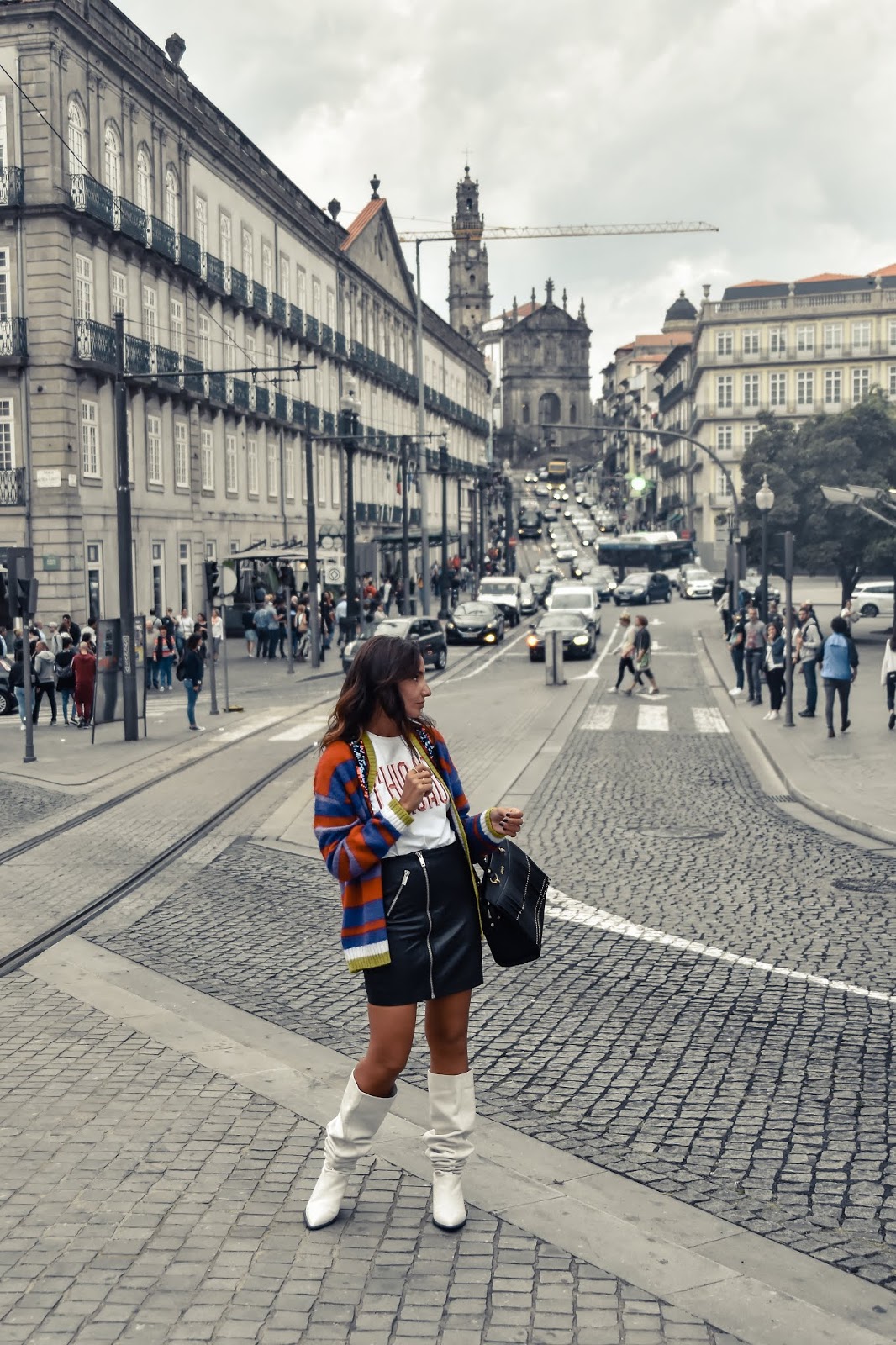 el-blog-de-silvia-rodriguez-street-style-travel-portugal-oporto-botas-blancas-blogger-influencer