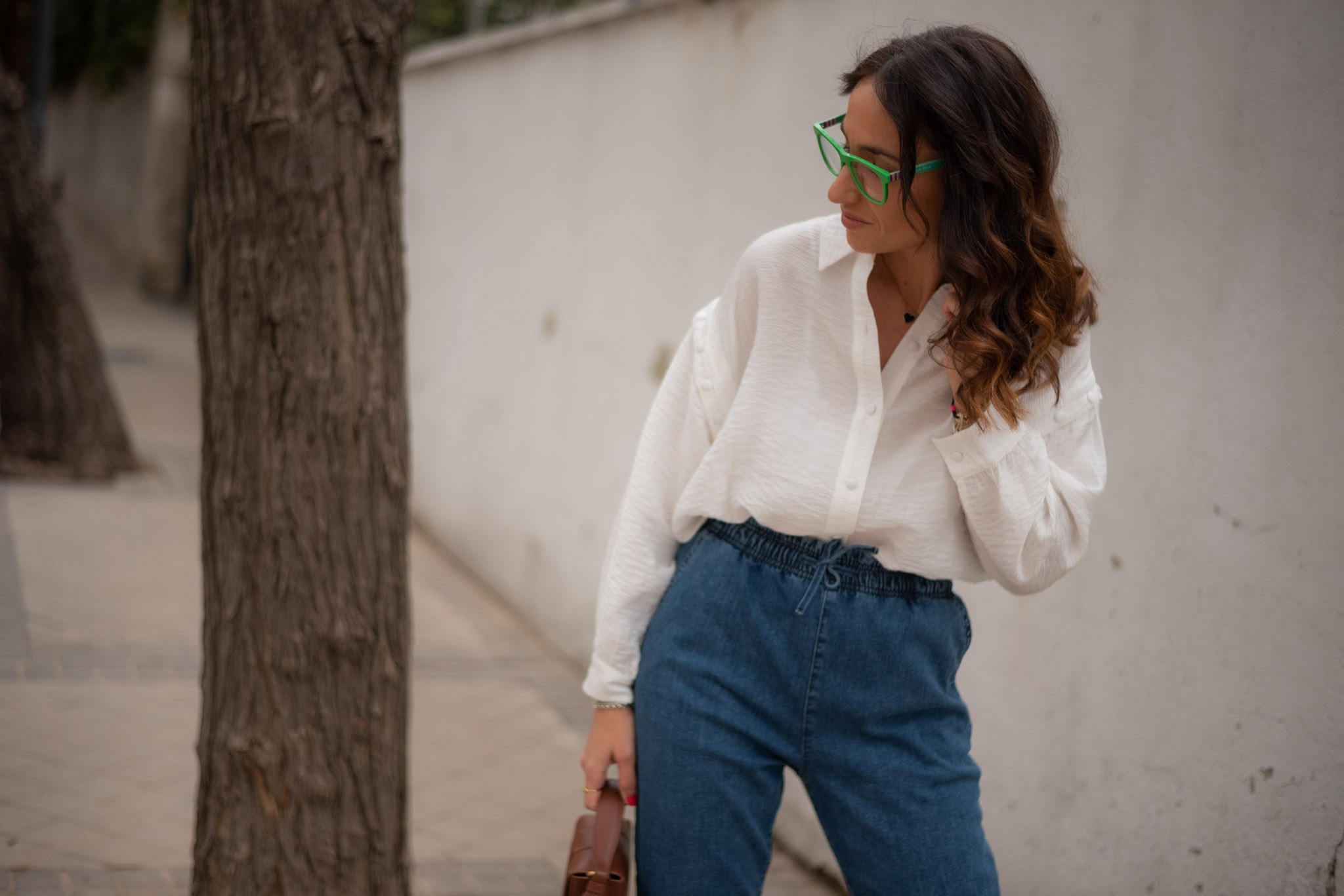 Quejar Baya dominar Camisa blanca con jeans para primavera - El Blog de Silvia